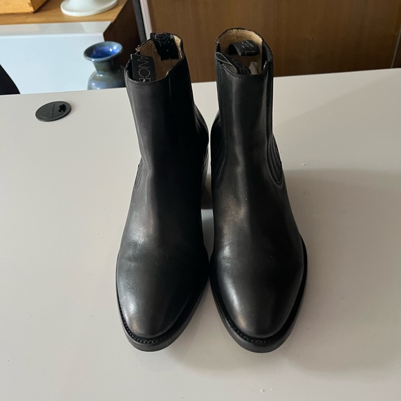 Gorgeous FREE LANCE Paris Chelsea boots size 8 - retail $1299 as new - Picture 6 of 16